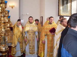 2 января архиепископ Лука совершил Литкргию на Запорожской кафедре. (02.01.2011)