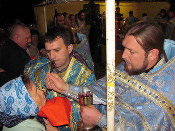 Мелитопольцы встретили Плащаницу Пресвятой Богородицы. (10.10.2012)