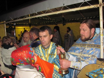 Мелитопольцы встретили Плащаницу Пресвятой Богородицы. (10.10.2012)