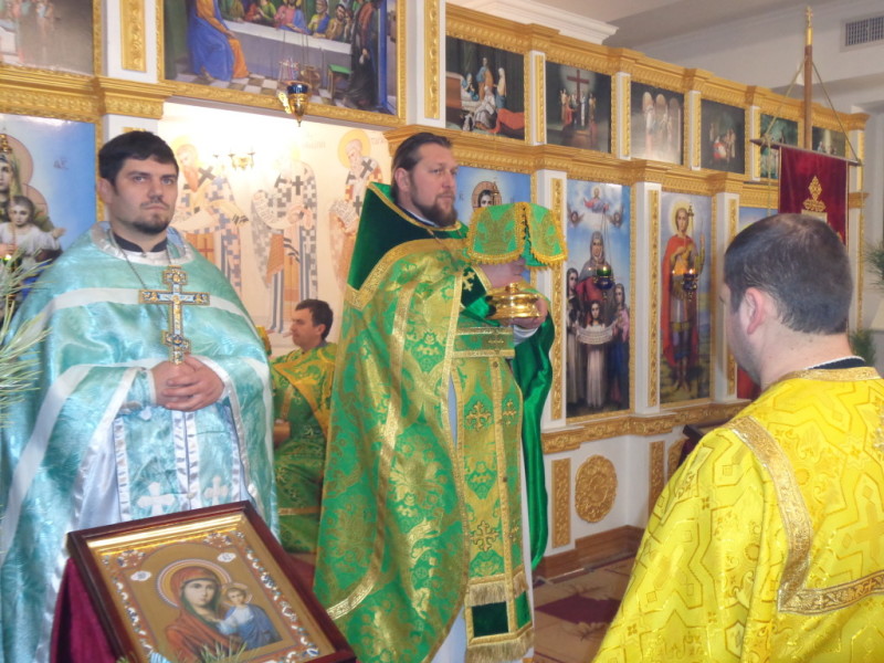 Православные МЕЛИТОПОЛЬЦЫ встречали Новолетие в Божием Доме. (01.01.2015)