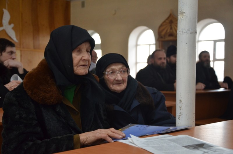 Высокопреосвященнейший Лука, архиепископ Запорожский и Мелитопольский открыл тематическую выставку, посвященную новомученикам и исповедникам земли Запорожской. (28.02.2015)