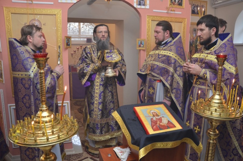 Высокопреосвященнейший Лука, архиепископ Запорожский и Мелитопольский совершил Божественную литургию в храме святой мученицы Татьяны. (28.02.2015)