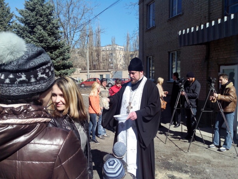 Священник освятил Центр поддержки семьи «Єдина родина». (25.03.2015)