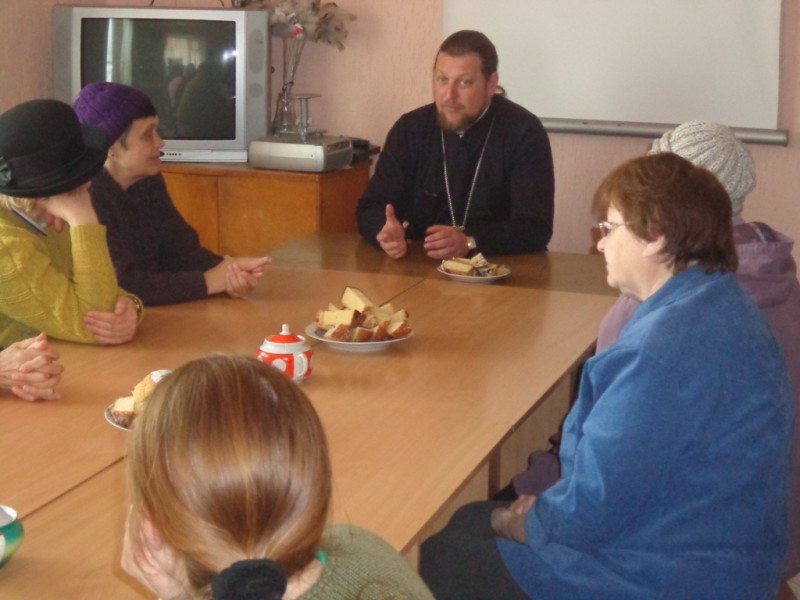 Со слушателями университета третьего поколения провели духовную беседу. (22.04.2015)