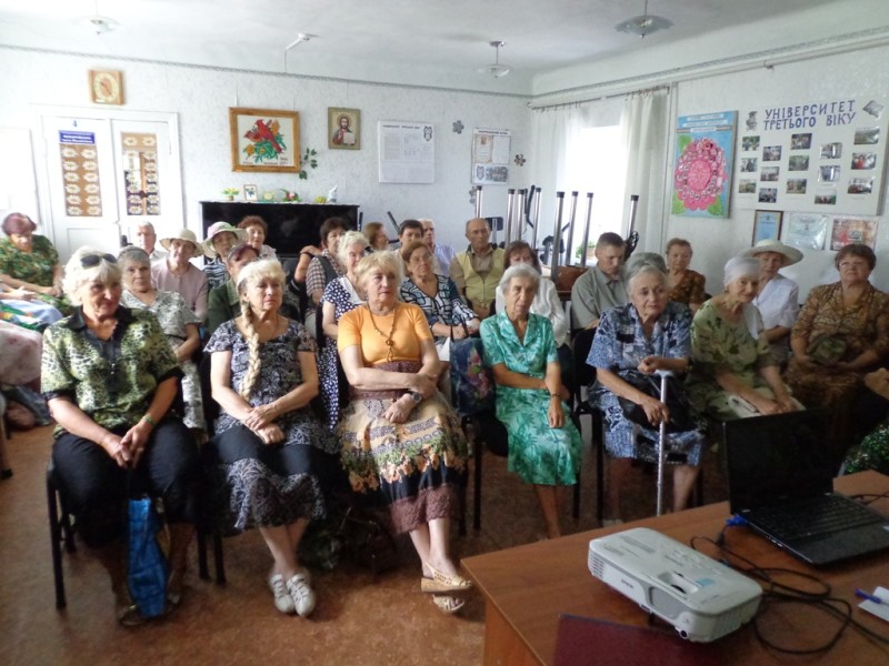 Благочинный посетил Мелитопольский территориальный центр социального обслуживания граждан. (10.09.2015)