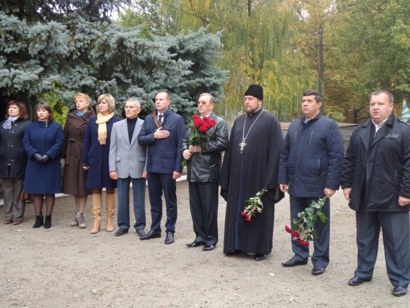 Благочинный церквей города Мелитополя посетил митинг-реквием. (22,10,2015)