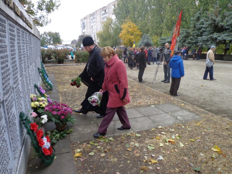 Благочинный церквей города Мелитополя посетил митинг-реквием. (22,10,2015)