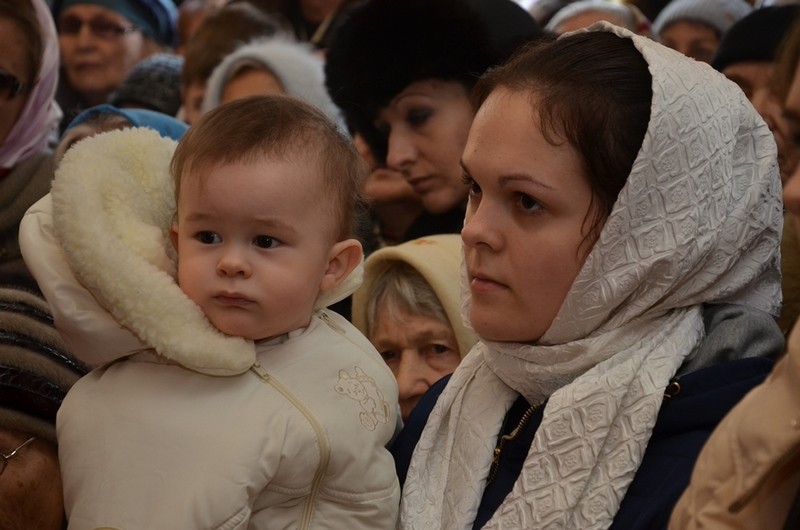 Высокопреосвященнейший Лука, архиепископ Запорожский и Мелитопольский совершил Божественную литургию в Екатерининском храме Мелитополя. (07.12.2015)