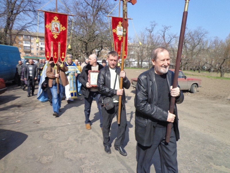 Духовенство города возрождает традицию крестного хода на Благовещение (07.04.2016)