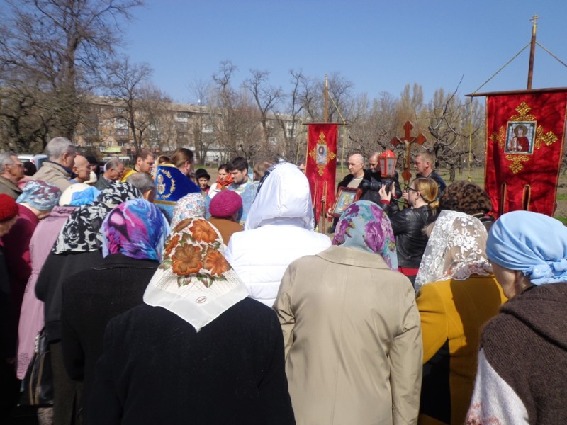 Духовенство города возрождает традицию крестного хода на Благовещение (07.04.2016)