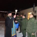 Благочинный молитвенно напутствовал бойцов национальной гвардии Украины.