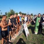 Благочинный города Мелитополя благословил соревнования по триатлону.