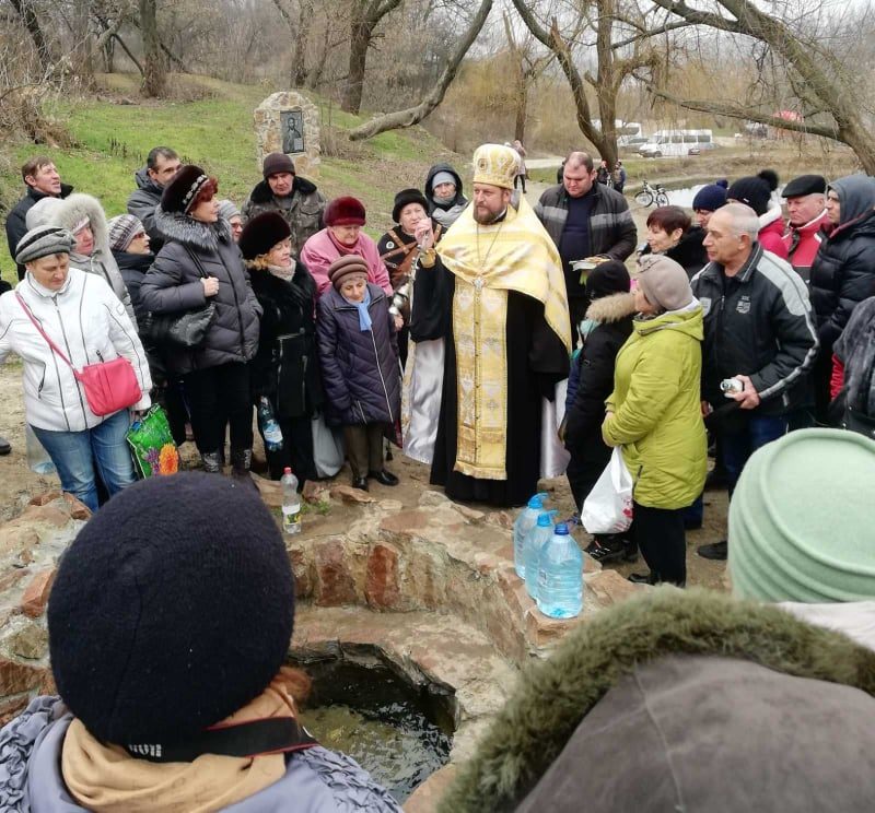 Молитва и окунание, состоялись в Терпеньевском источнике.