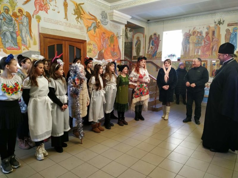 «Коляда, Коляда, открывай ворота!»