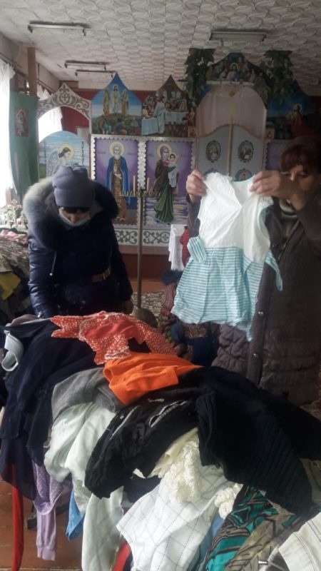 Помогая другим, человек становится счастливее