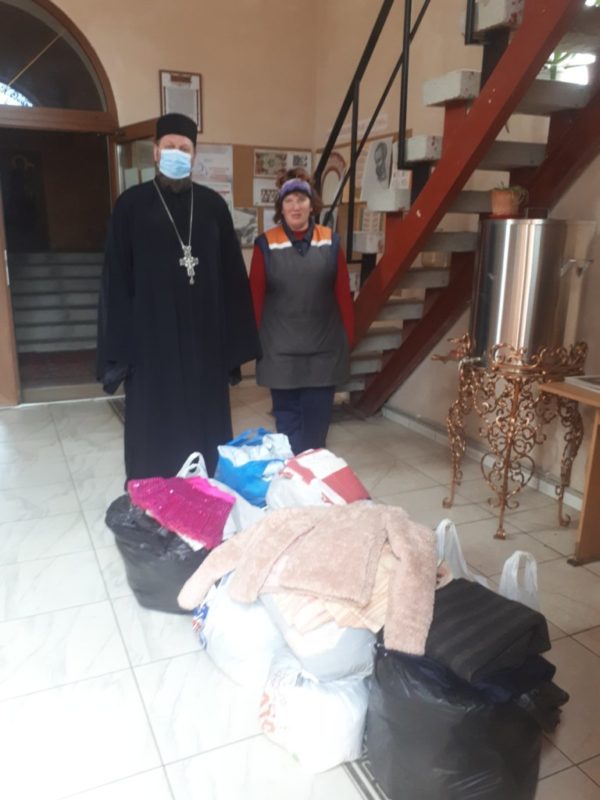 Помогая другим, человек становится счастливее
